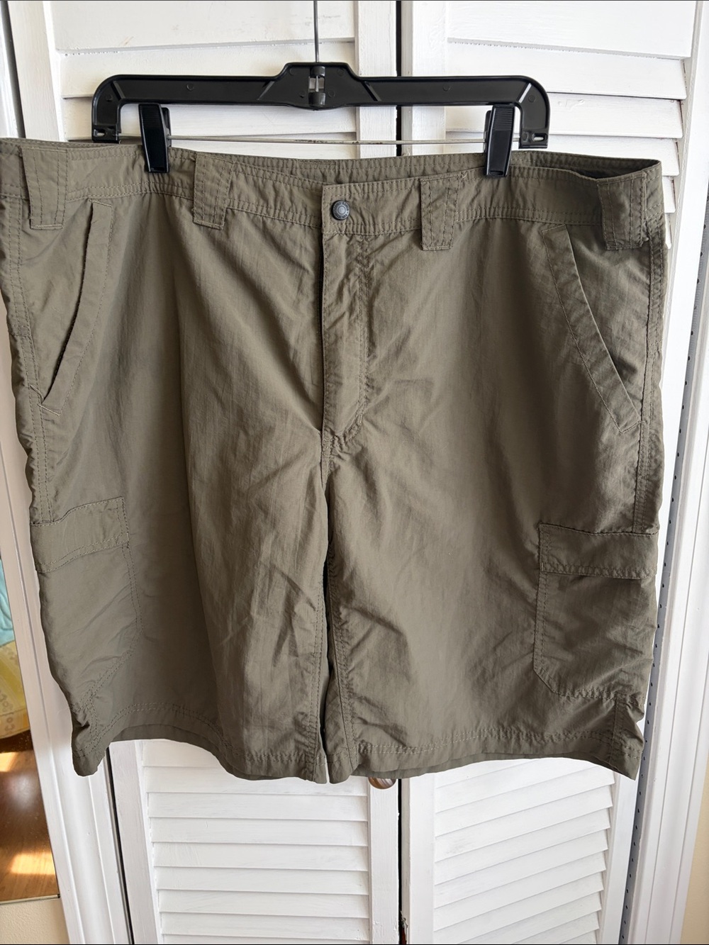 Eddie Bauer Olive Green Cargo Shorts - Relaxed Utility Fit